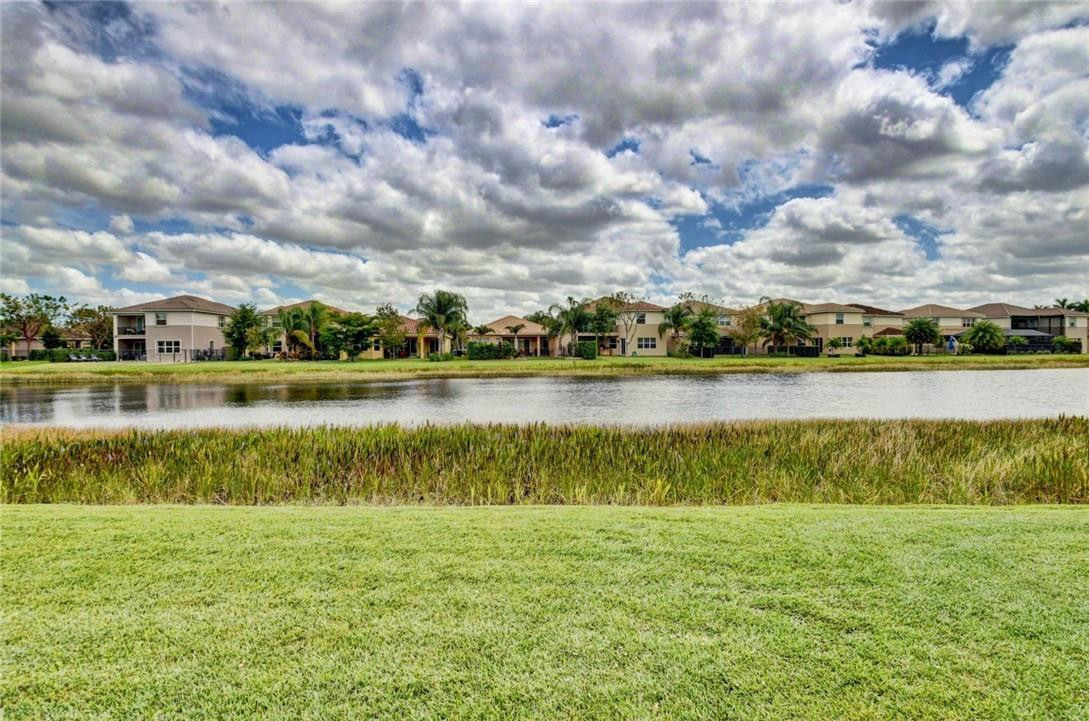 Trails/Canyon 03 - Residential