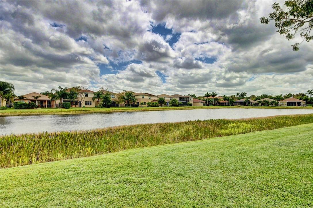 Trails/Canyon 03 - Residential