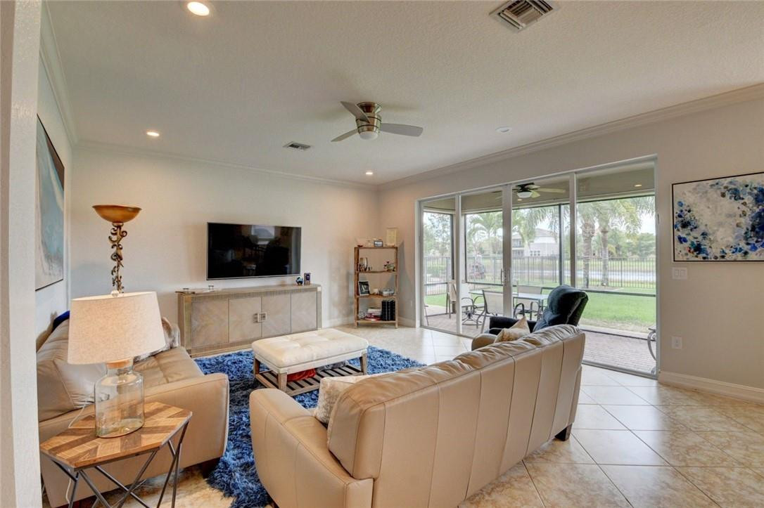 Trails/Canyon 03 - Residential