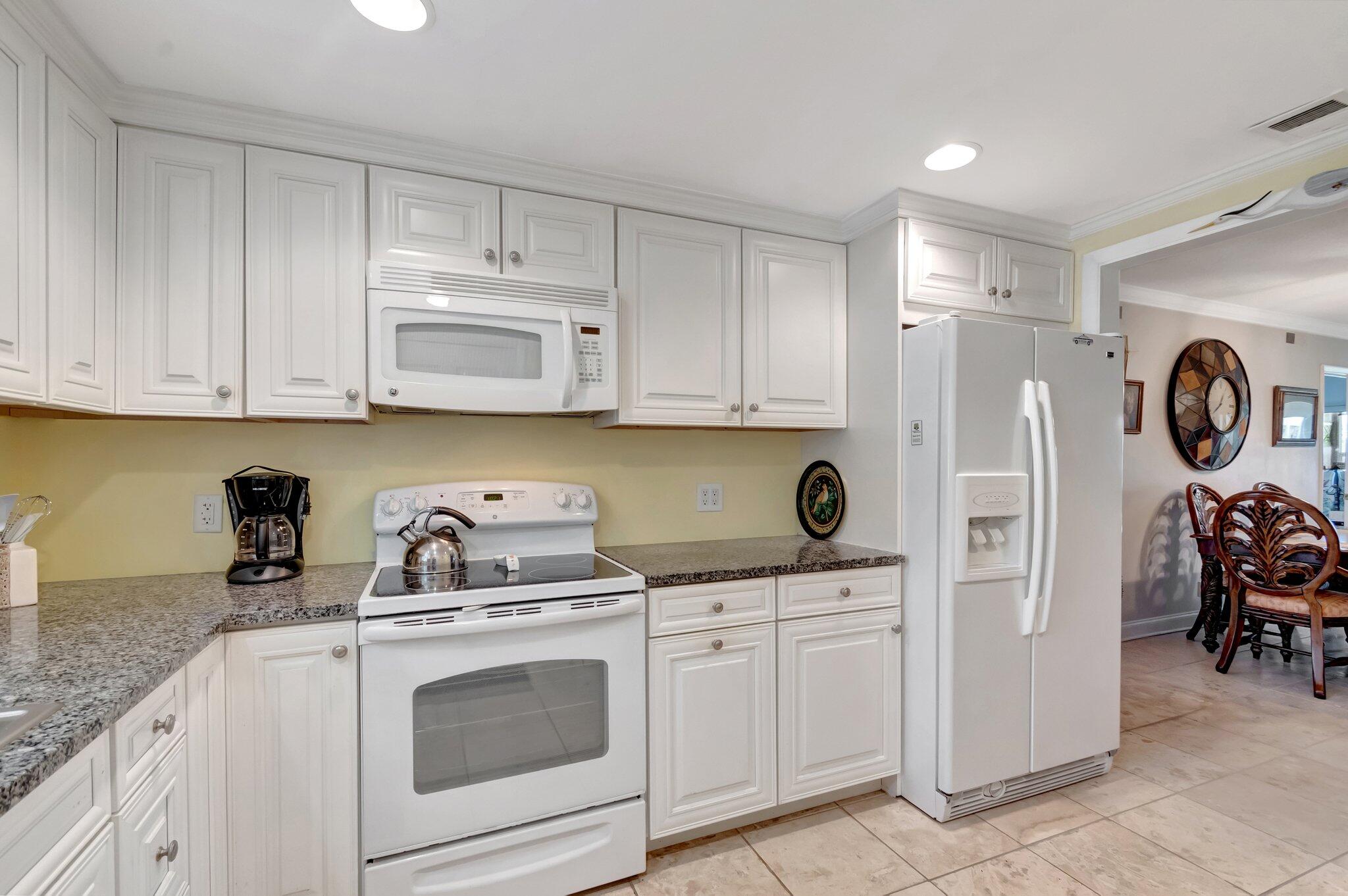 ST GEORGE HOUSE CONDO - Residential