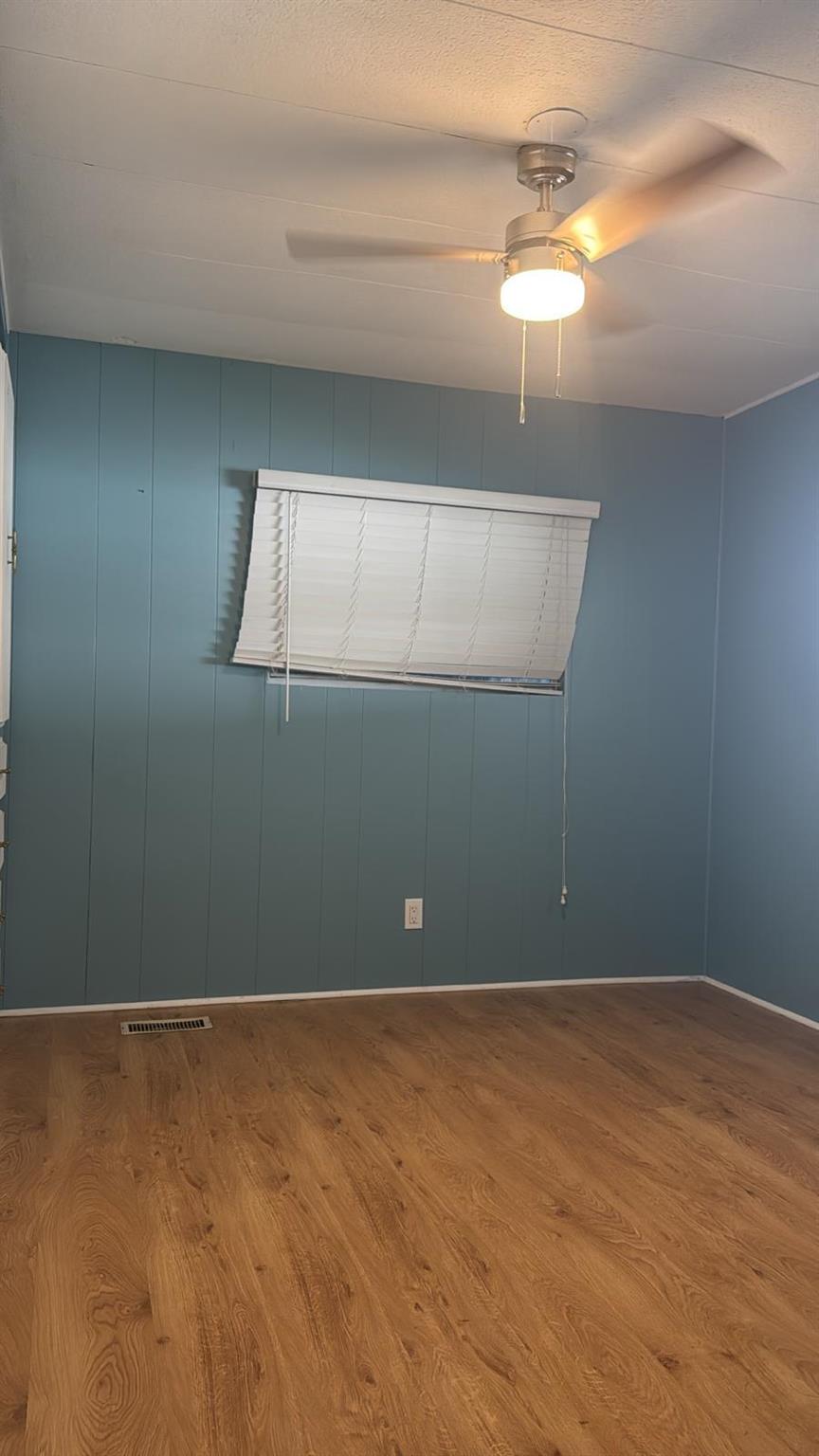 PALM LAKE CO-OP INC PH I - Residential Lease