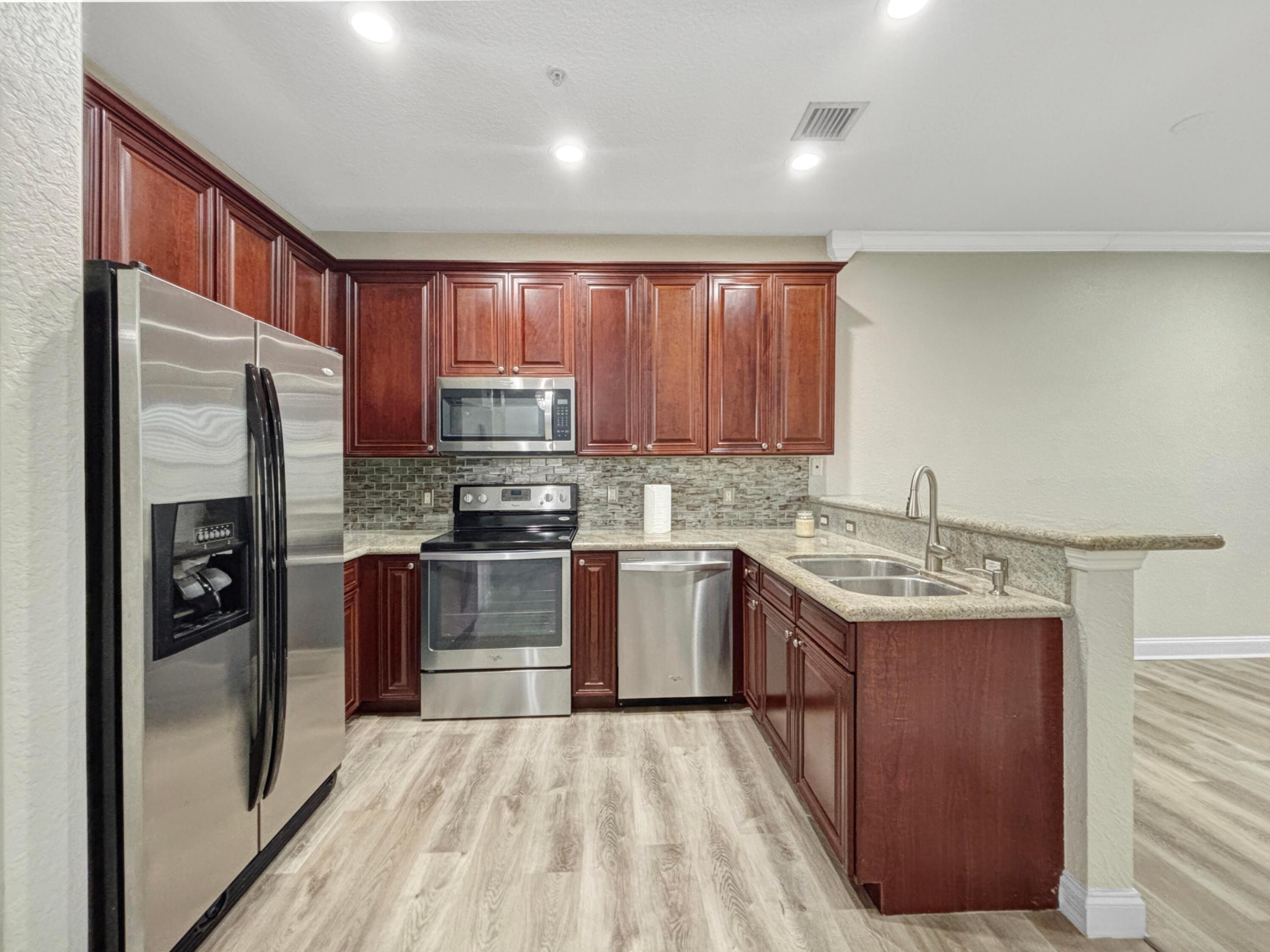SANDPIPER COVE AT BOTANICA CONDO - Residential Lease