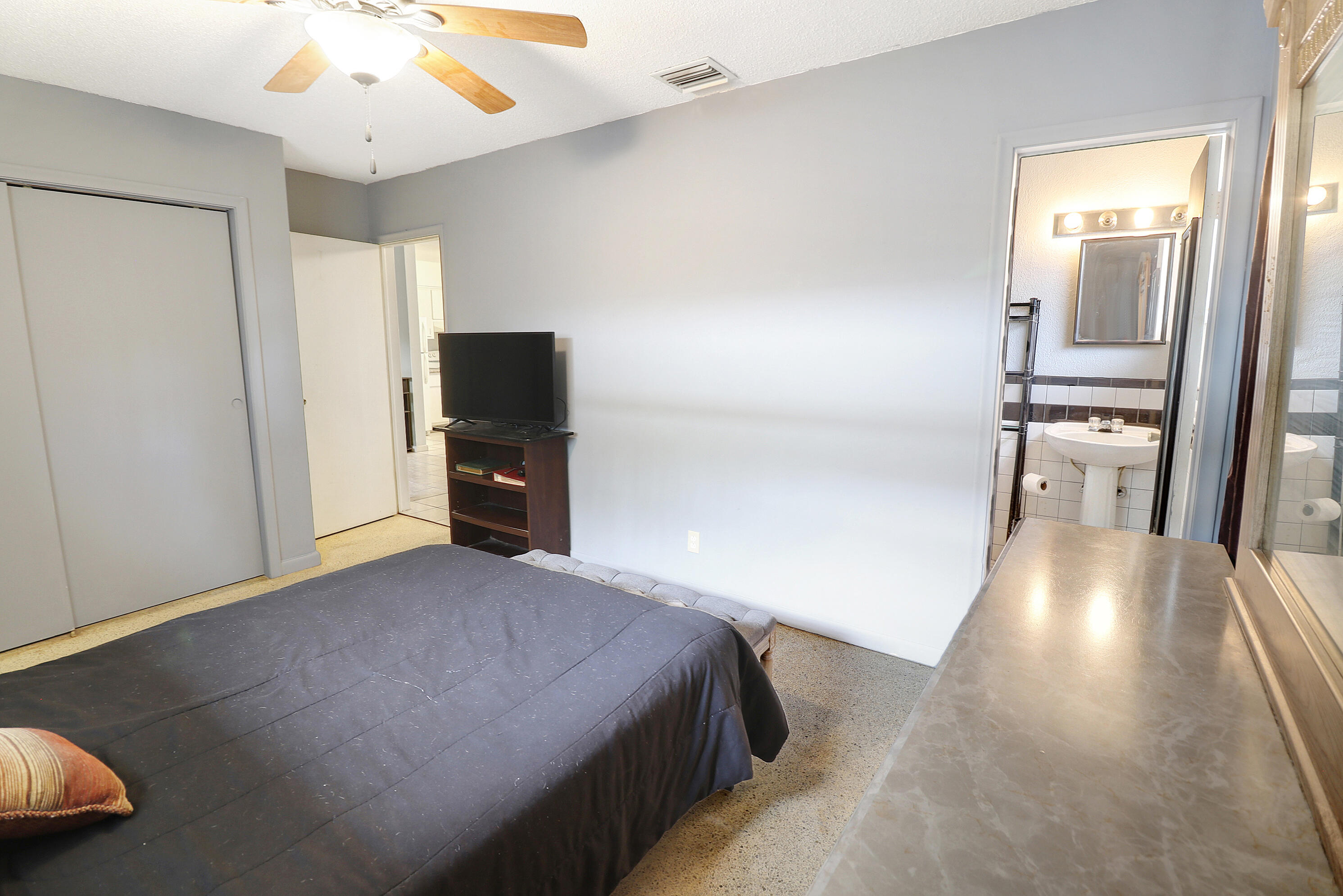 WILTON MANORS - Residential Income