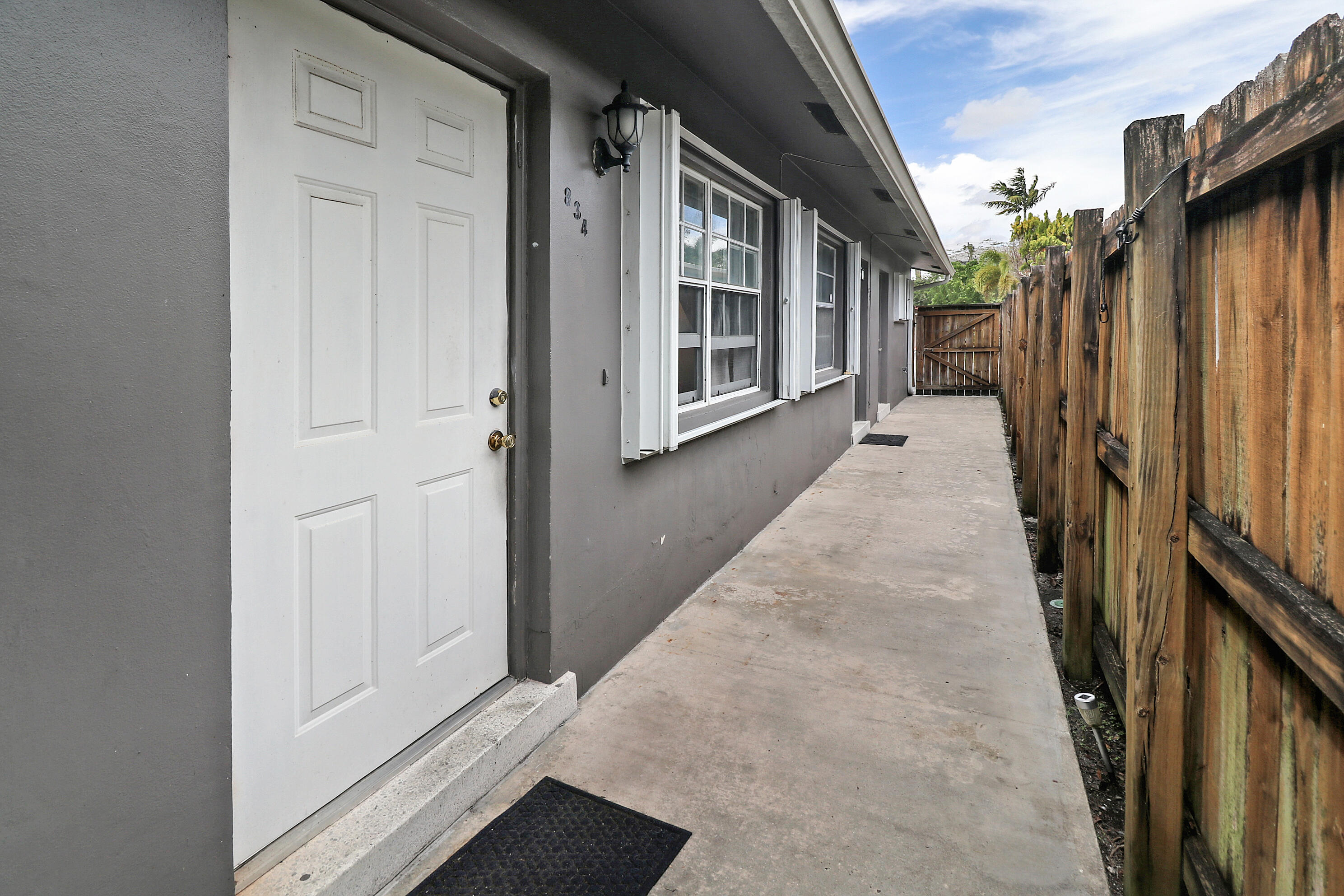 WILTON MANORS - Residential Income