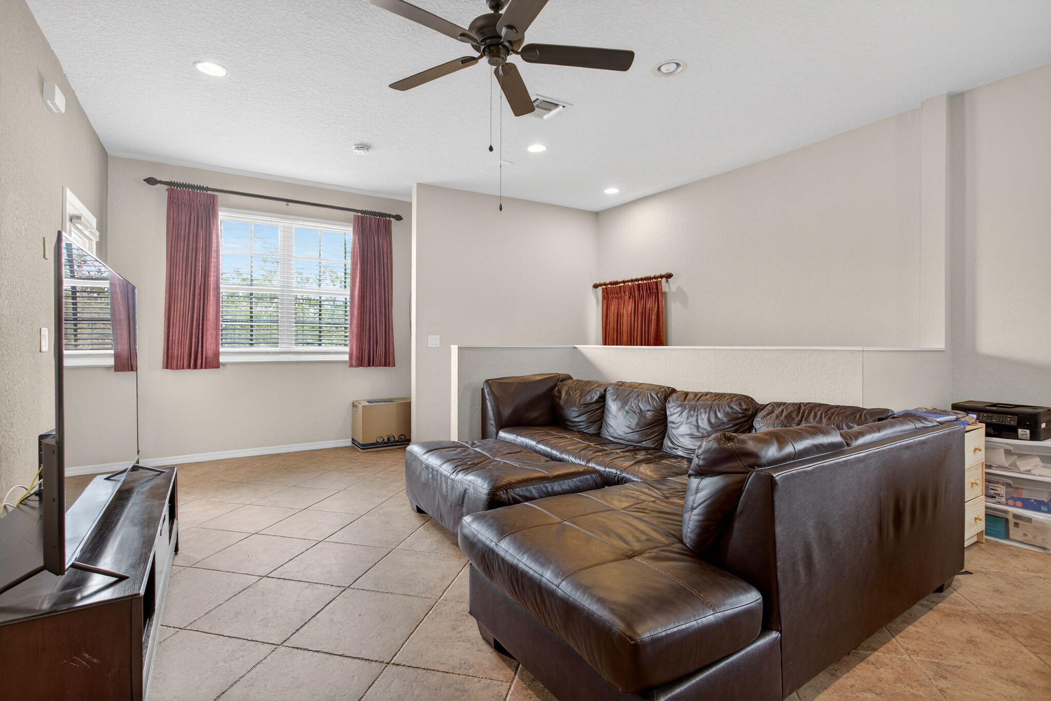 HAMPTON HILLS CONDO - Residential