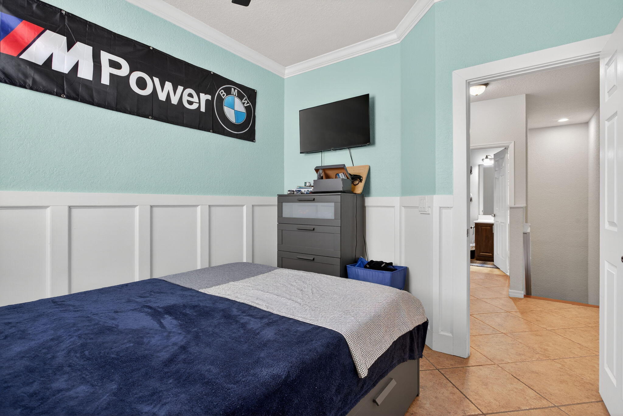 HAMPTON HILLS CONDO - Residential