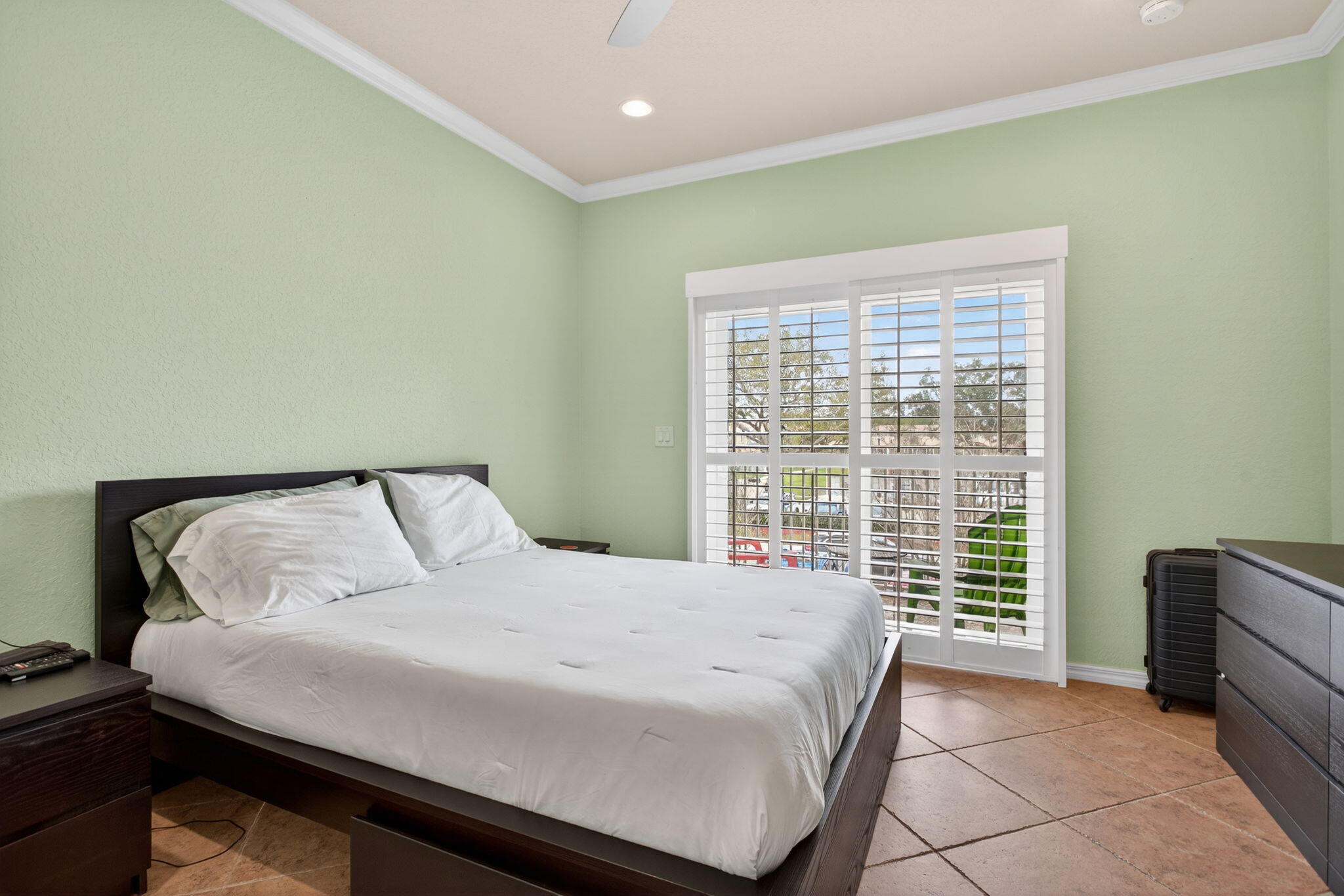 HAMPTON HILLS CONDO - Residential