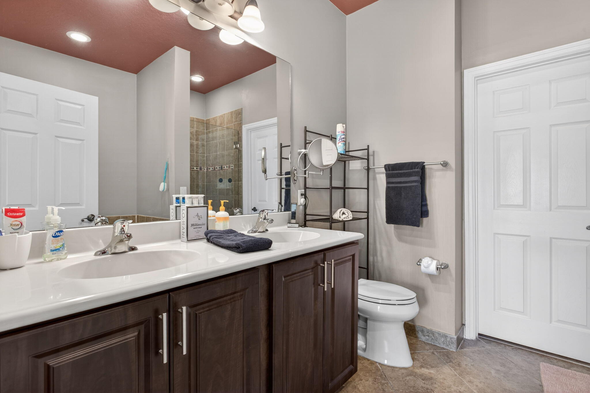 HAMPTON HILLS CONDO - Residential