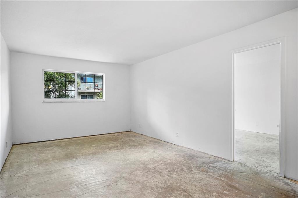 River Manor Condo - Residential