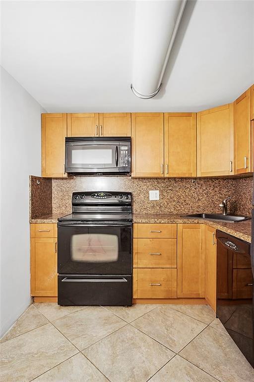 River Manor Condo - Residential