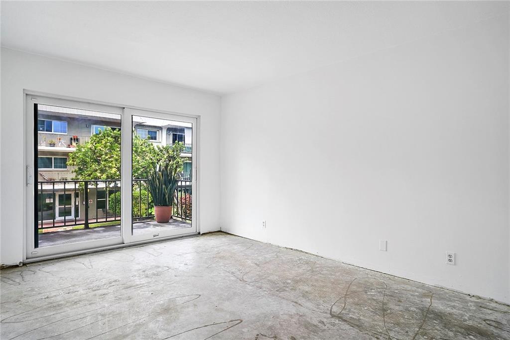 River Manor Condo - Residential