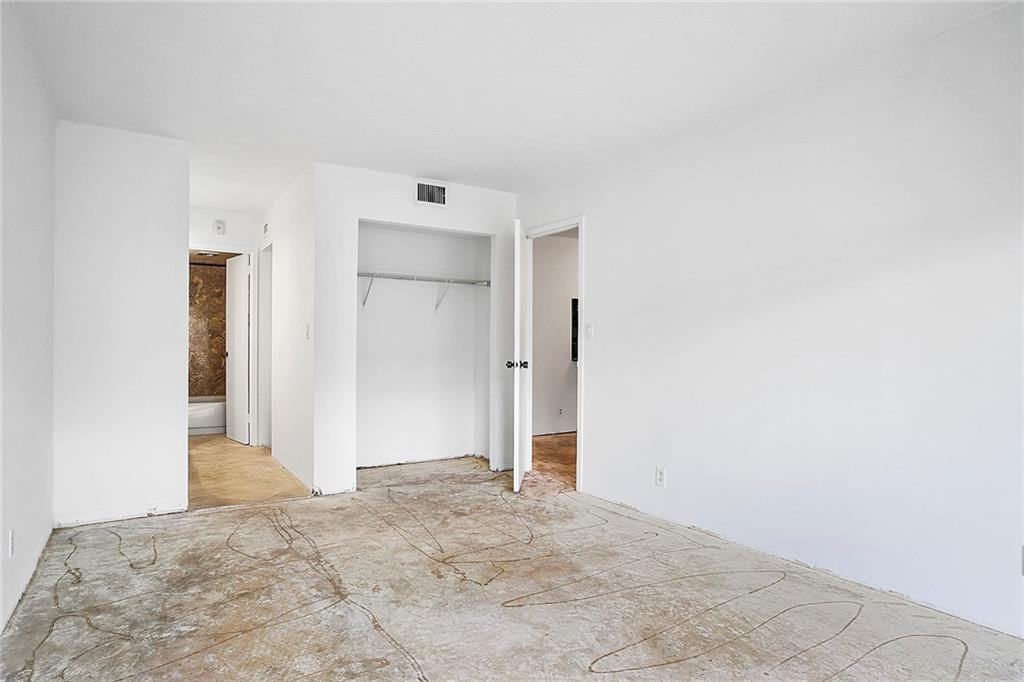 River Manor Condo - Residential