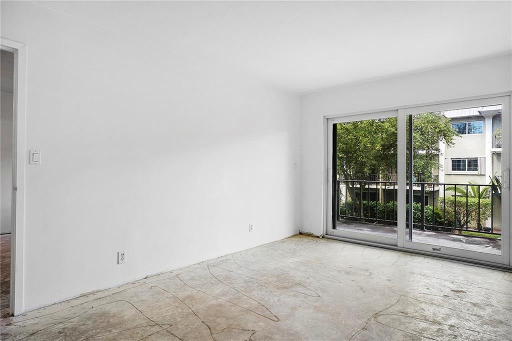 River Manor Condo - Residential