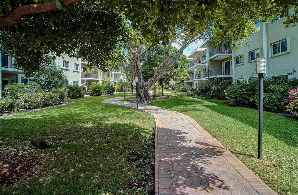 River Manor Condo - Residential