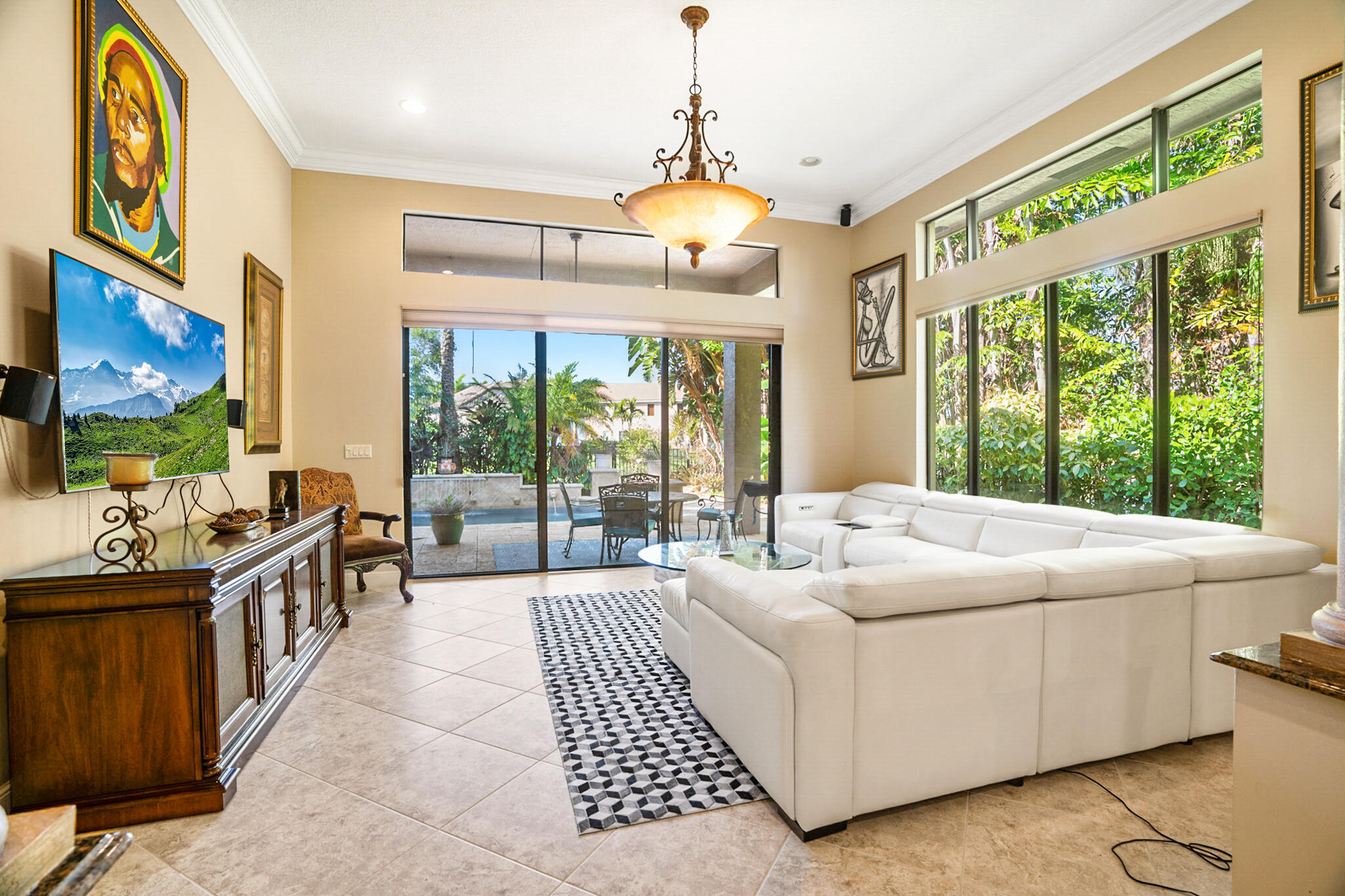 Versailles - Residential Lease