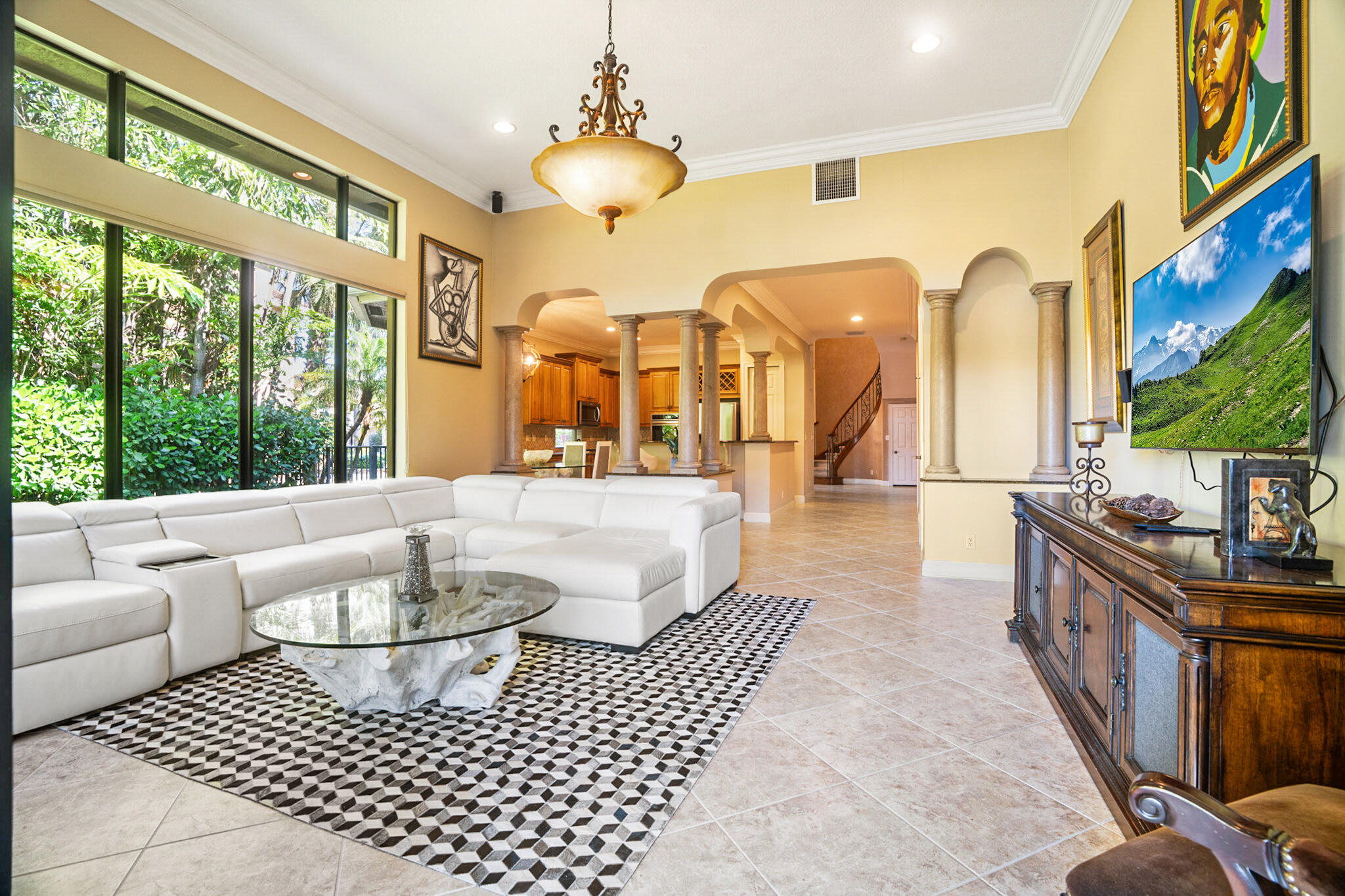 Versailles - Residential Lease