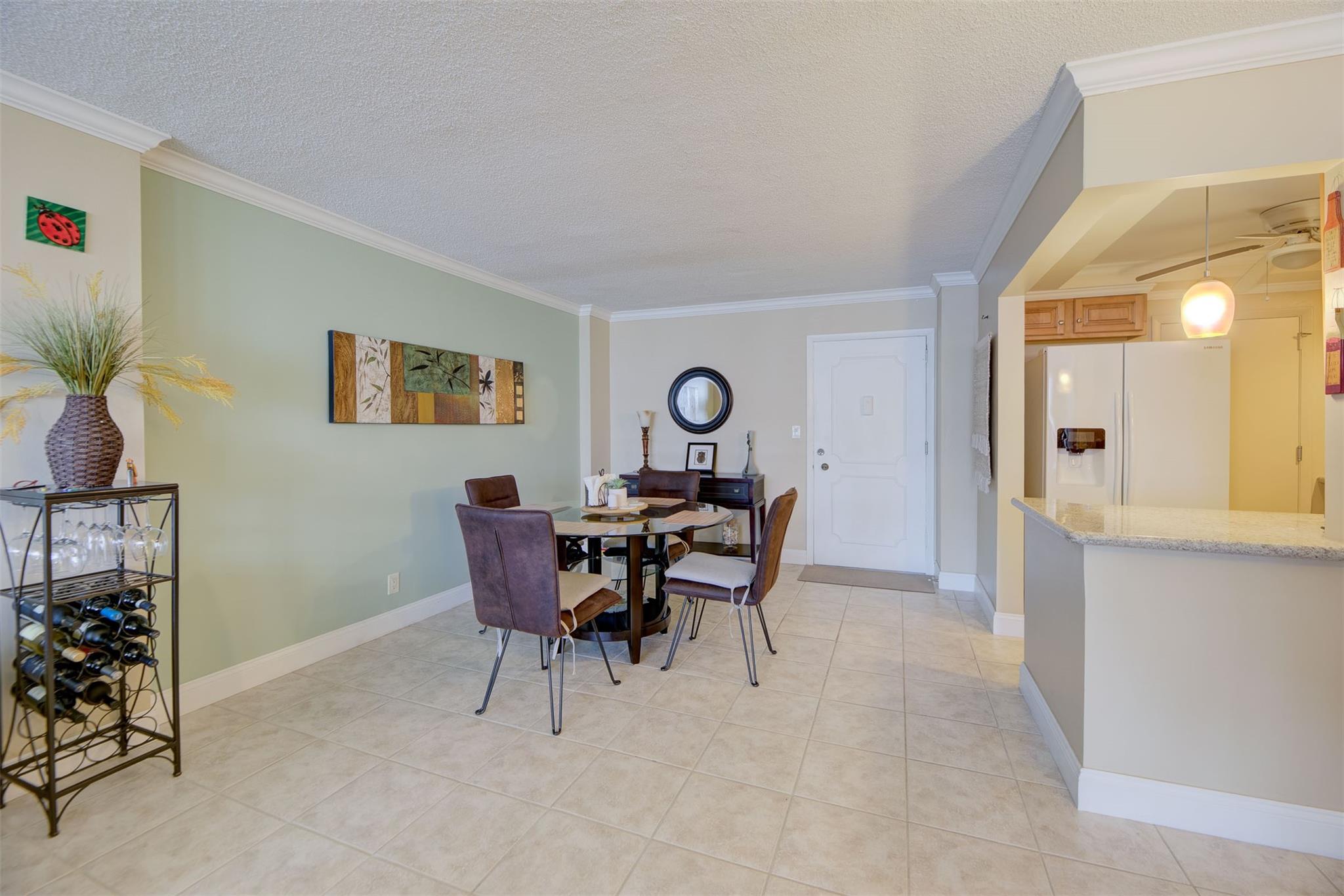 View photos, virtual tours, details... 305 N Pompano Beach Blvd 1003