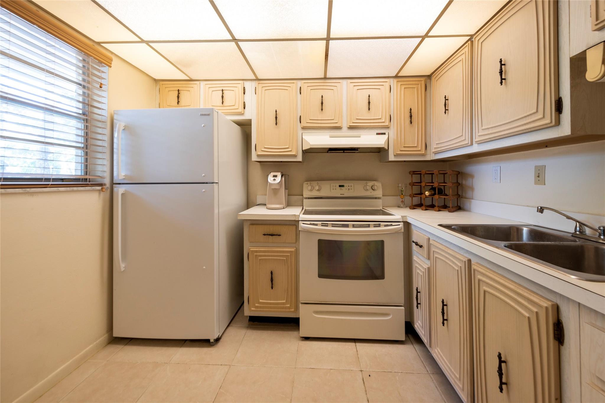 483 N Pine Island Rd 203C