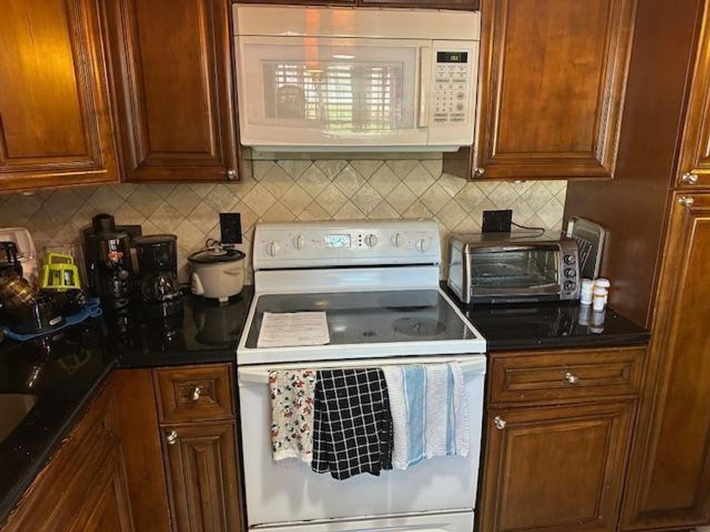 Photo of 7600 NW 5th Place #106, Margate, FL 33063 (MLS # B26030587)