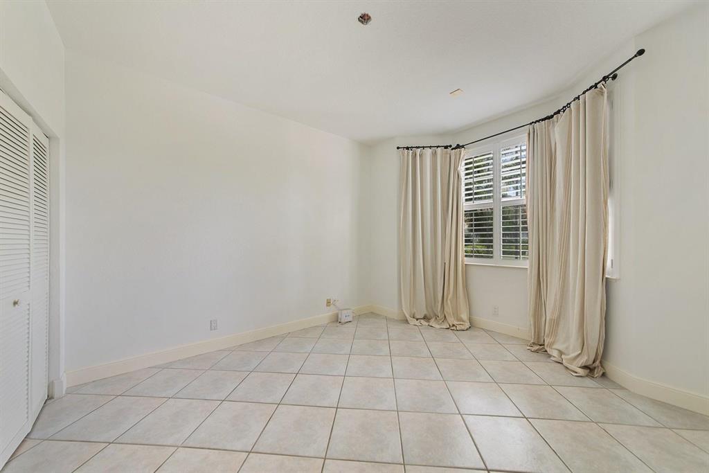 BRIARCLIFF AT WOODFIELD COUNTRY CLUB - Residential