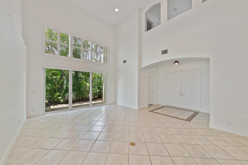 BRIARCLIFF AT WOODFIELD COUNTRY CLUB - Residential