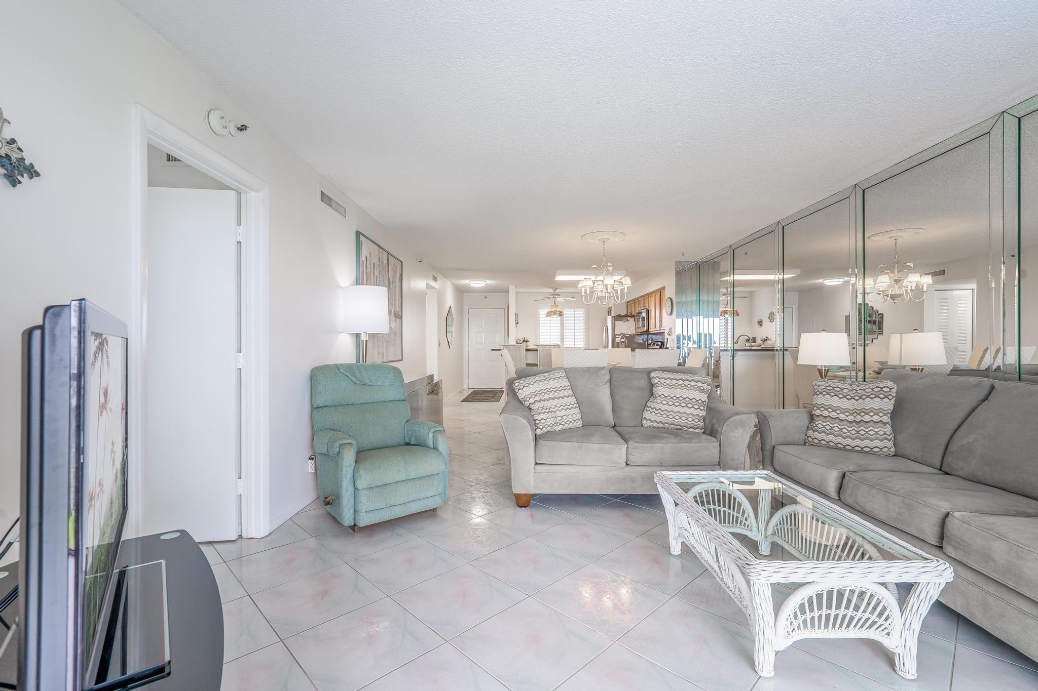 2215 Cypress Island Dr 802