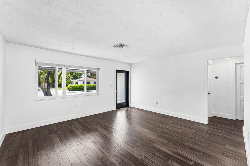 Photo of 2105 N Federal Highway, Lake Worth Beach, FL 33460 (MLS # B26051018)