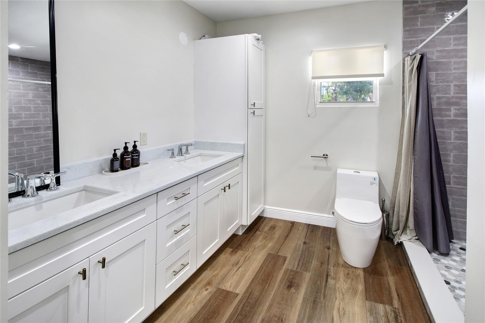 COLEE HAMMOCK - Residential Lease