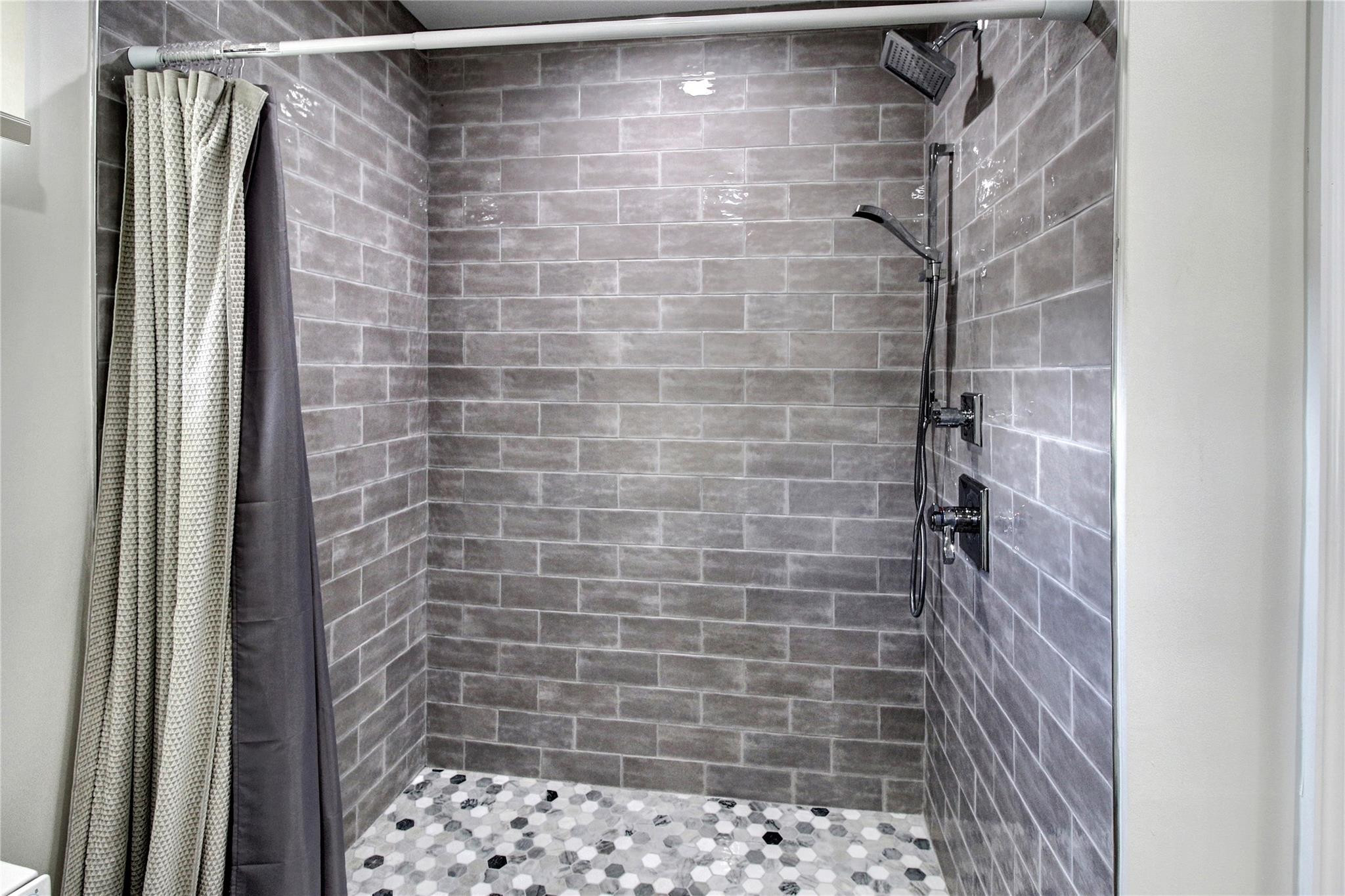 COLEE HAMMOCK - Residential Lease