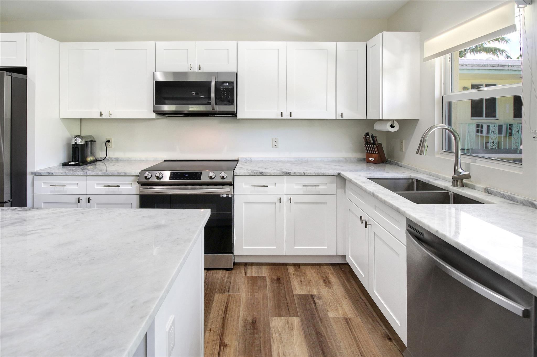 COLEE HAMMOCK - Residential Lease