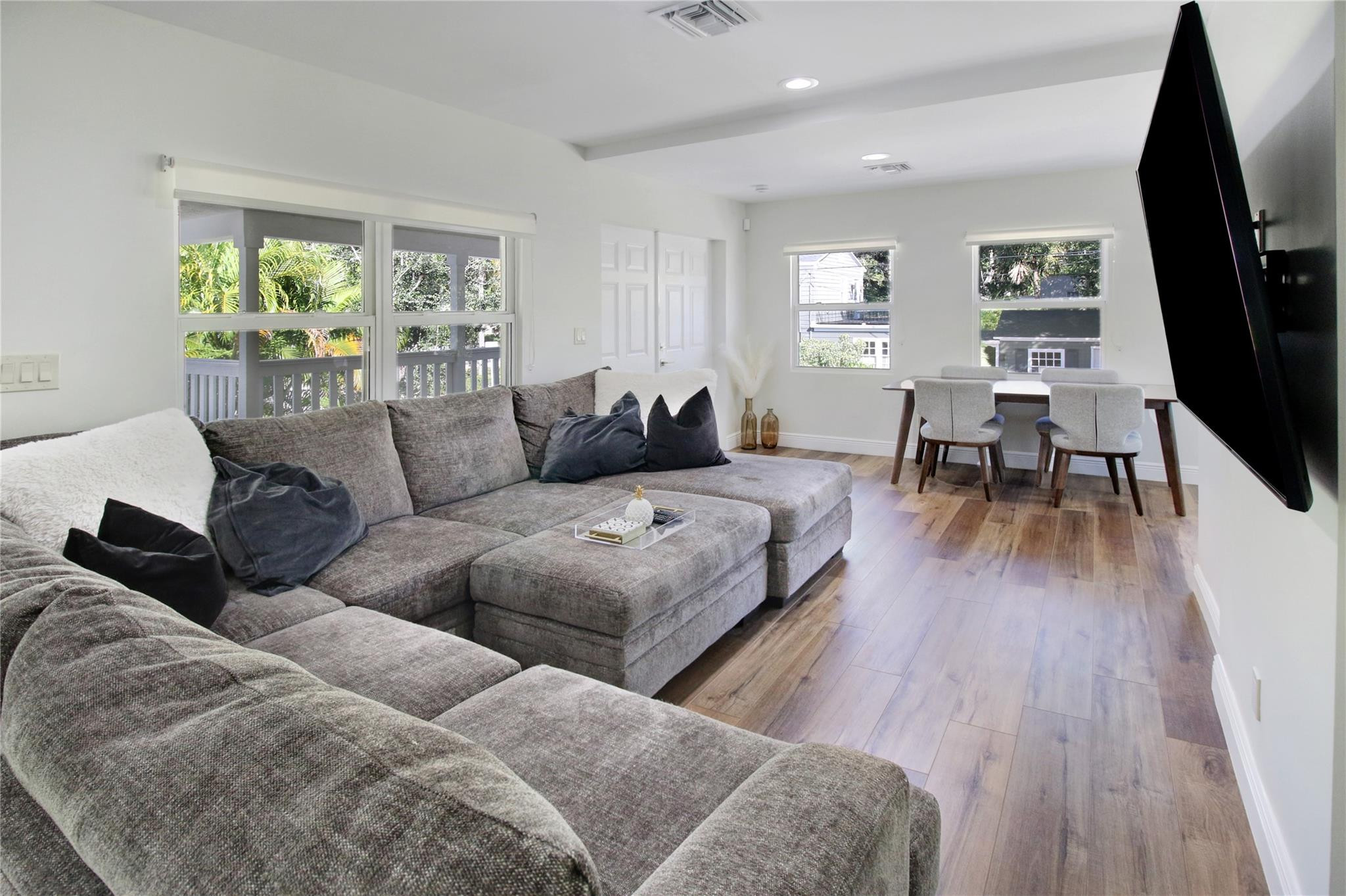 COLEE HAMMOCK - Residential Lease