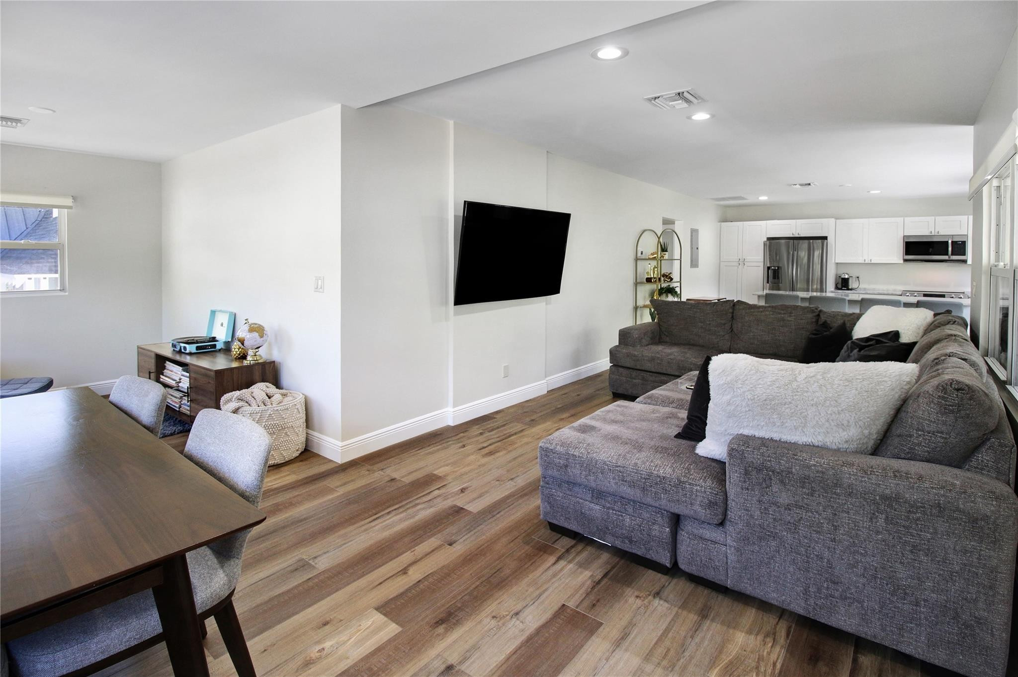 COLEE HAMMOCK - Residential Lease