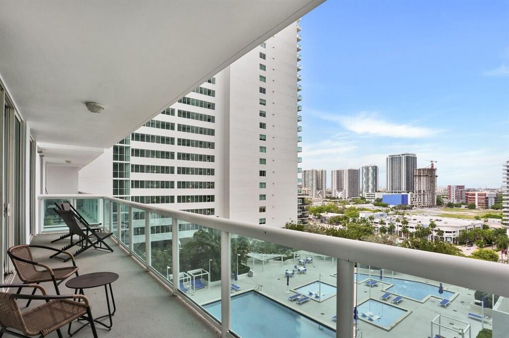 1800 CLUB CONDO - Residential Lease