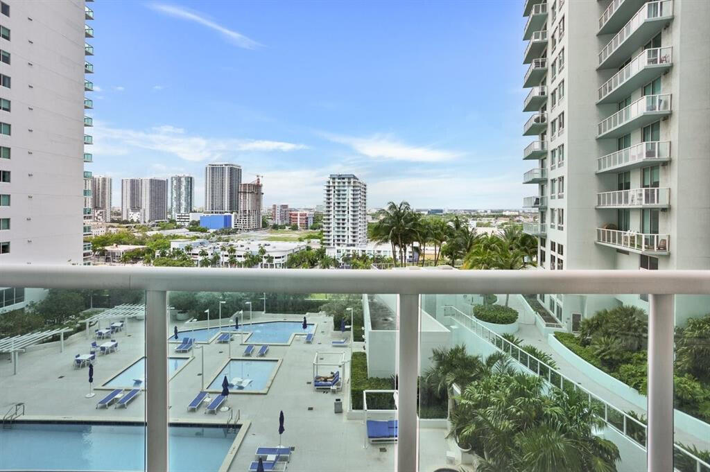 1800 CLUB CONDO - Residential Lease