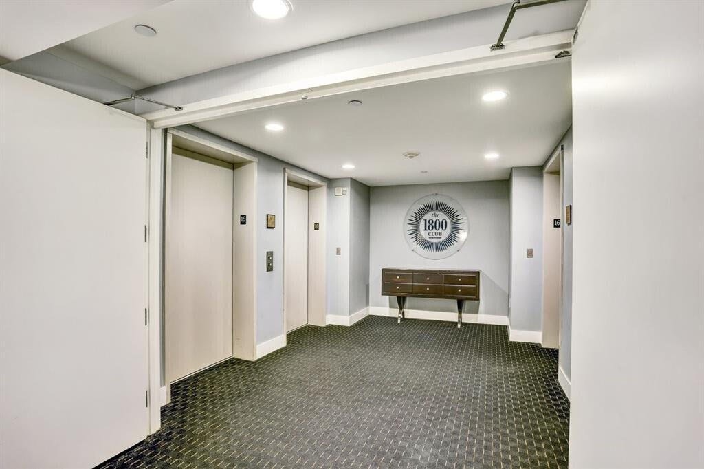 1800 CLUB CONDO - Residential Lease