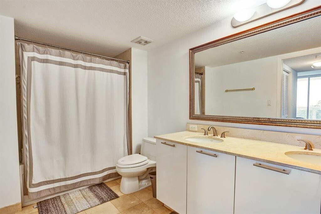 1800 CLUB CONDO - Residential Lease