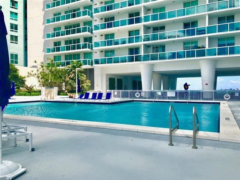 1800 CLUB CONDO - Residential Lease