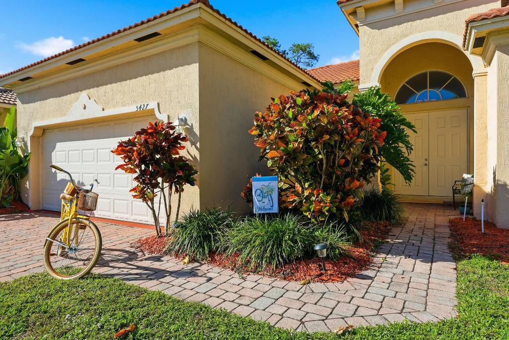 Photo of 5427 Place Lake Drive, Fort Pierce, FL 34951 (MLS # R11151943)