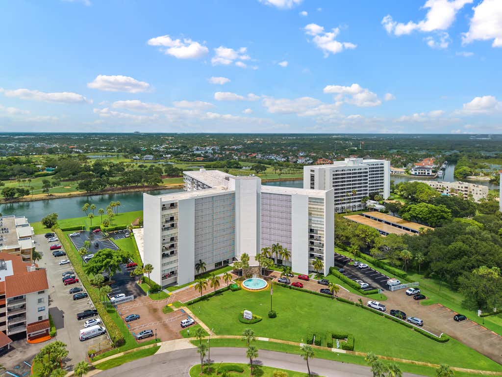 Photo of 336 Golfview Road #614, North Palm Beach, FL 33408 (MLS # B26058600)
