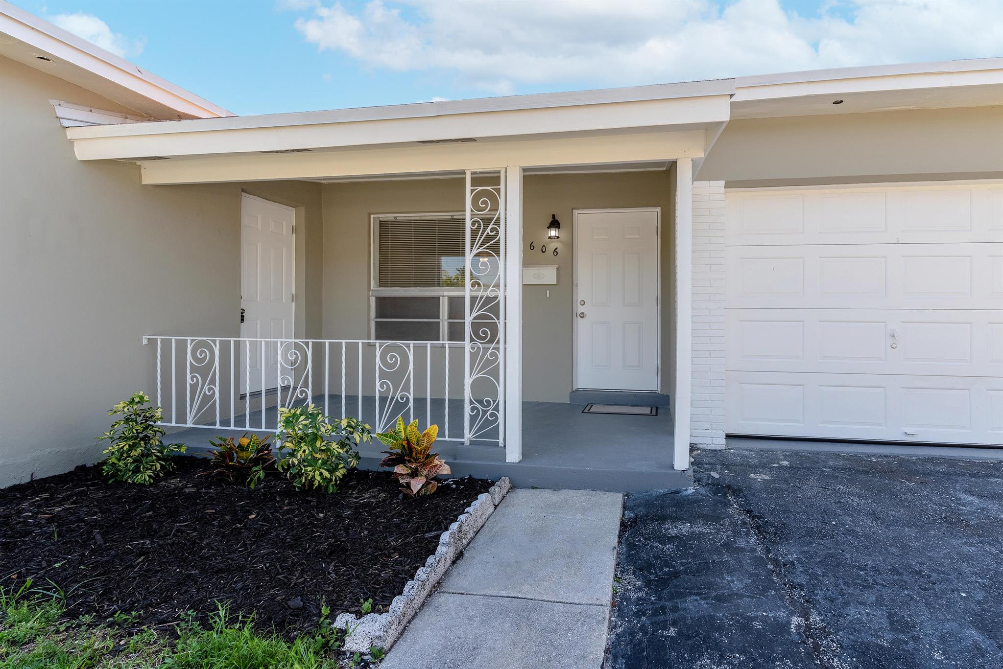 606 N 31st Court
