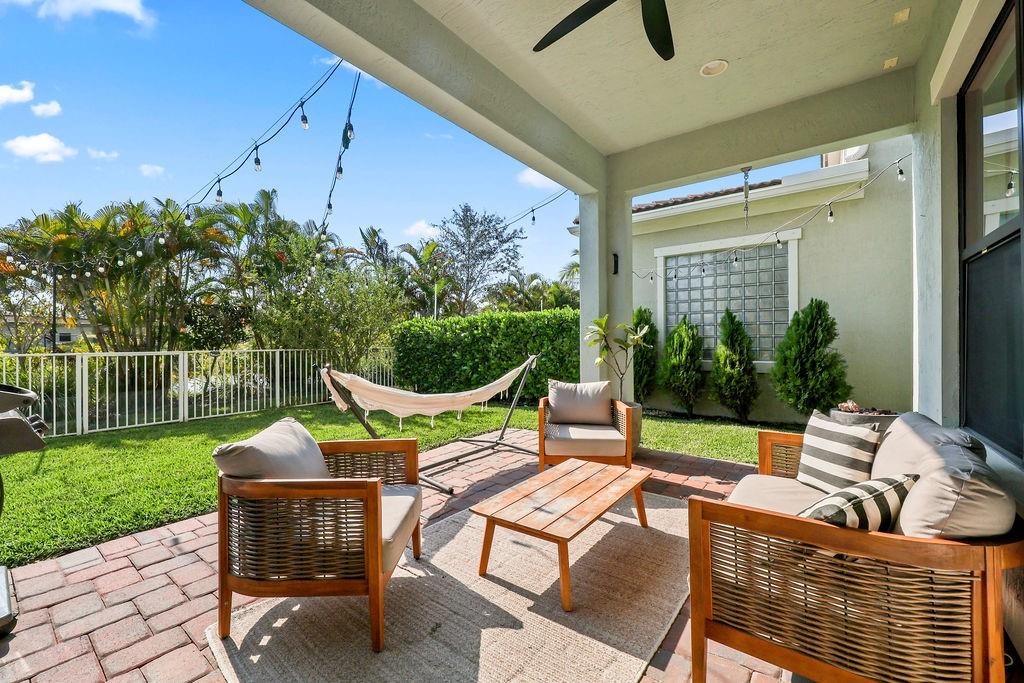 Coral Lago - Residential