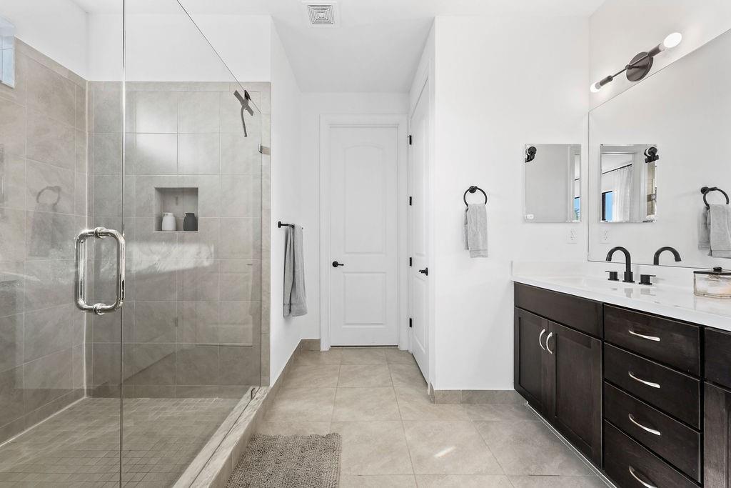 Coral Lago - Residential