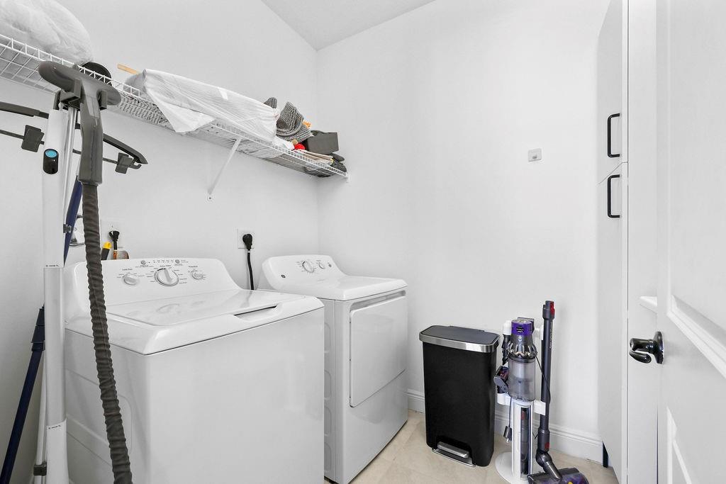 Coral Lago - Residential