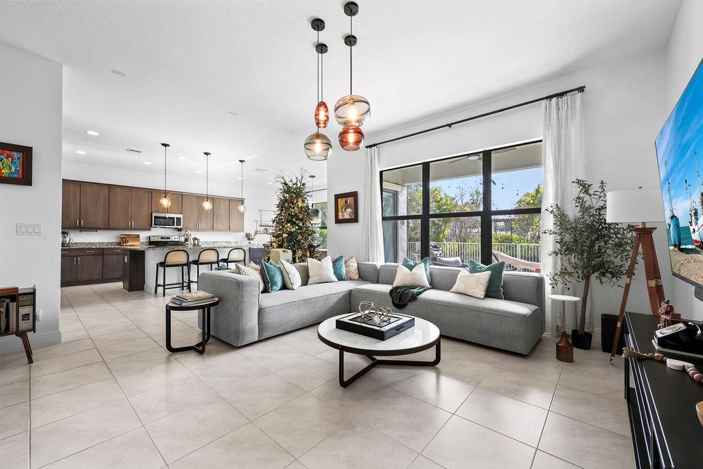 Coral Lago - Residential