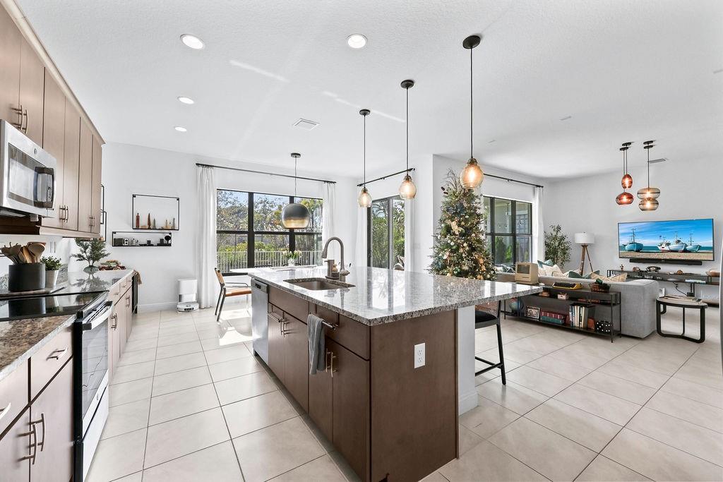 Coral Lago - Residential