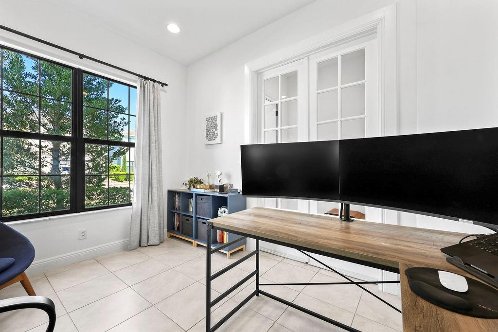 Coral Lago - Residential