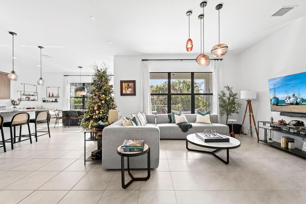 Coral Lago - Residential