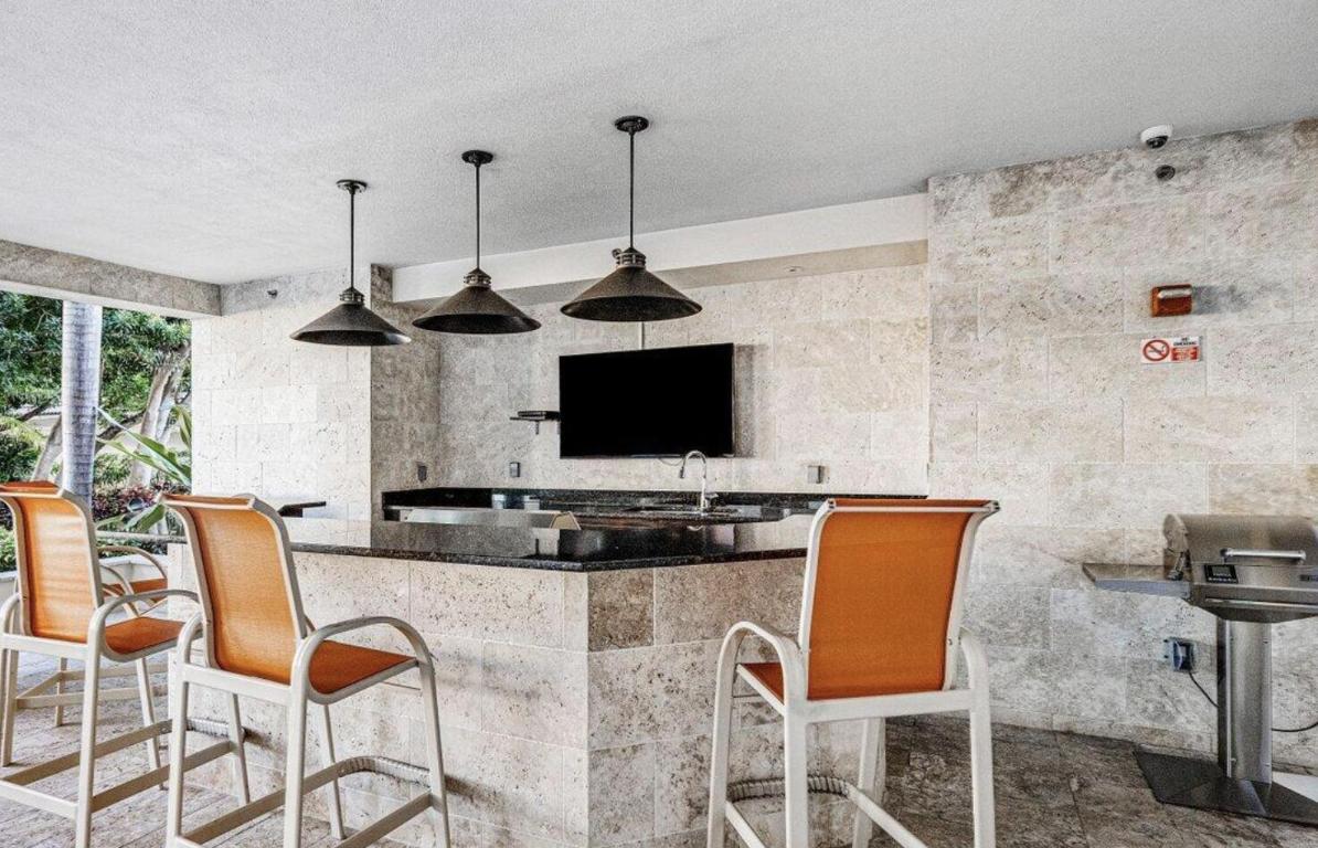 CITYPLACE SOUTH TOWER - Residential