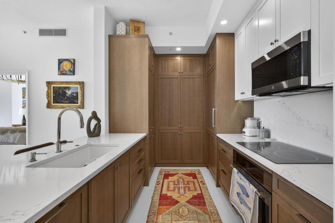 CITYPLACE SOUTH TOWER - Residential