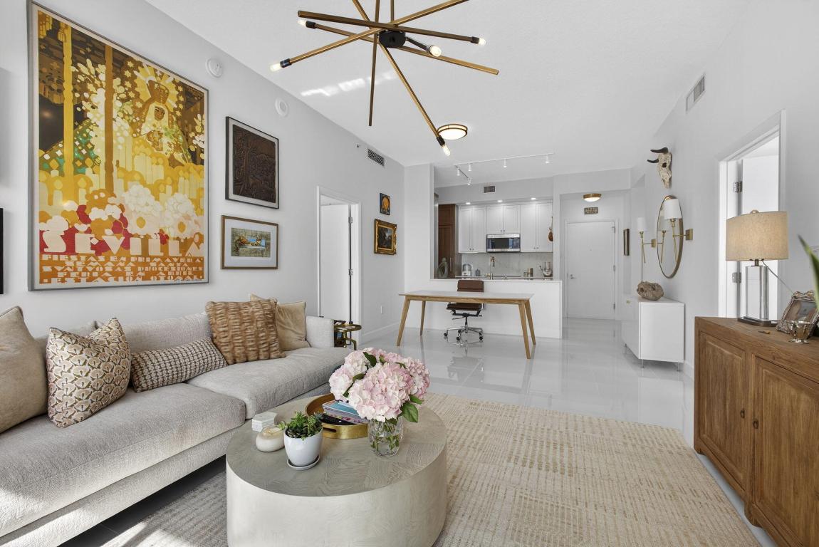 CITYPLACE SOUTH TOWER - Residential